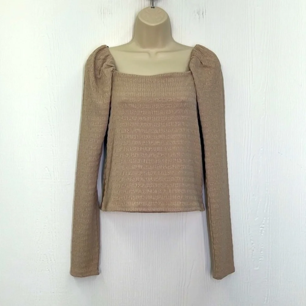 H&M - NWT Beige Crinkle Detail Square Neckline Long Sleeve Blouse Size Small